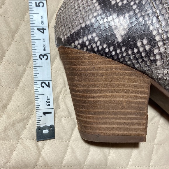 Carlos by Carlos Santana “Carmen” Bootie. Snake Print. Size 10M. Worn 1 time. - Picture 5 of 7